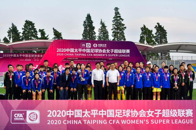 巴萨新赛季展望：中场补强显效，锋线仍成隐患