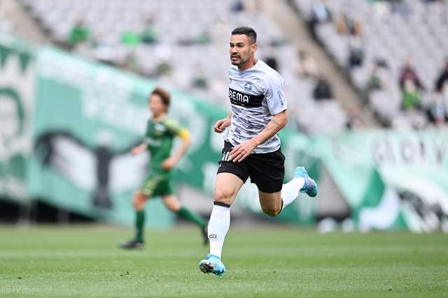 王哲林27+19阿不都23+12 上海力克新疆9连胜