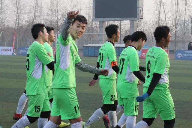 Shams：联盟正在调查雄鹿与小特伦特4年6400万的合同是否存在问题